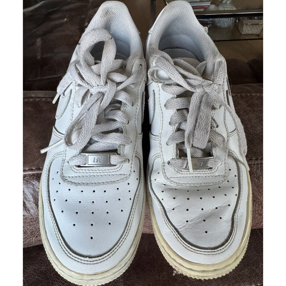 Nike Air Force 1 Low White Leather Sneakers Boys Youth Shoes Used
